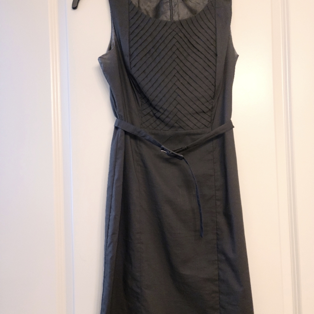 Sleeveless knee length dress